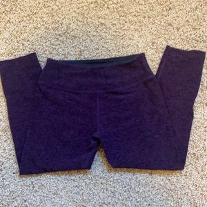 XS Purple Beyond Yoga crop leggings